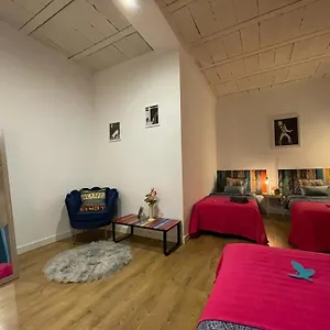 Hostal Rooms In Gothic